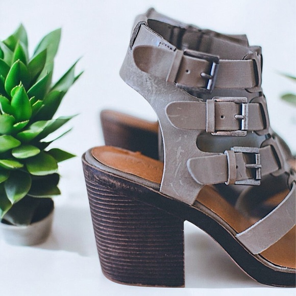 Rampage Gray Gladiator Style Sandals - Picture 7 of 16